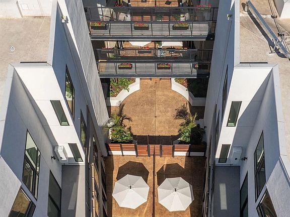 5th image of 4473 30th St #201