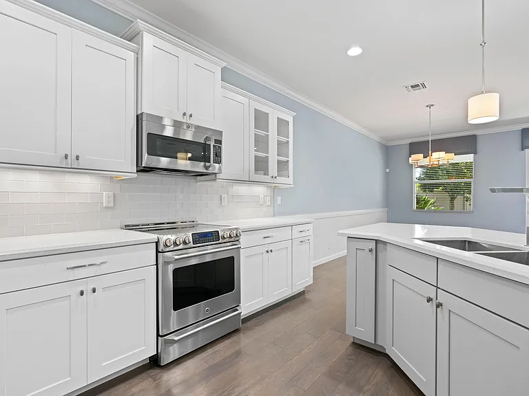 7018 Limestone Cay Rd — Photo 37