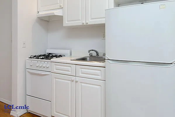 Rented by LC Lemle Real Estate Group | media 5