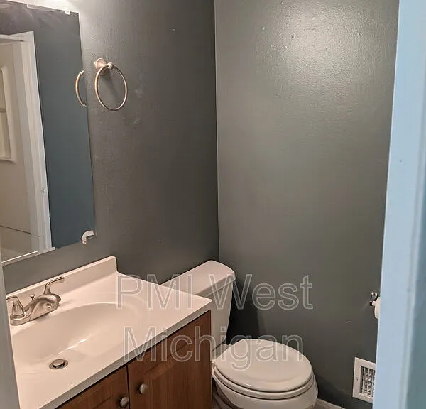2102 36th St SW — Photo 12