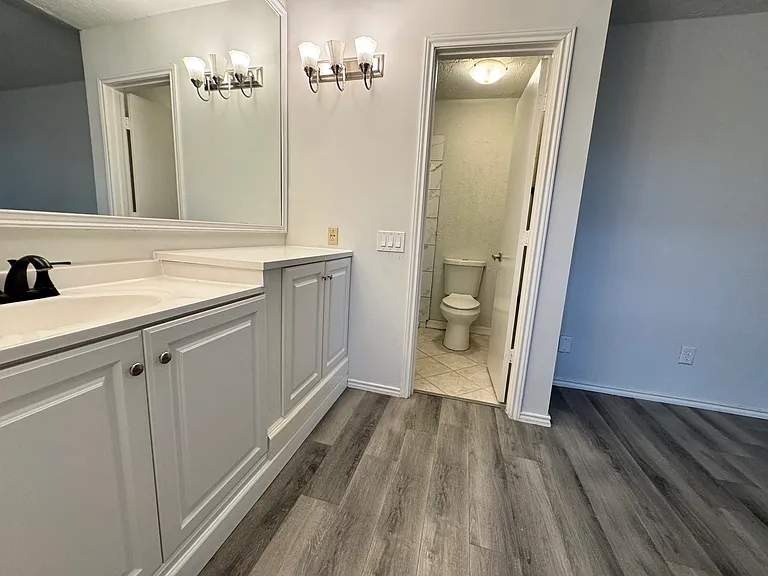 1421 Glyndon Dr — Photo 11
