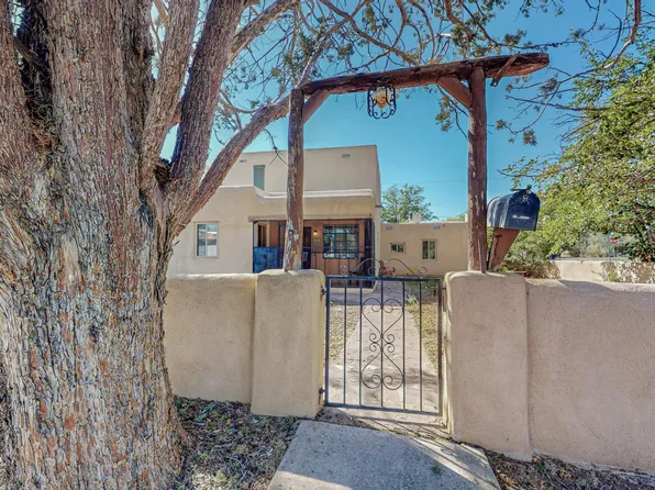 36 Garden Park Cir NW, Albuquerque, NM 87107