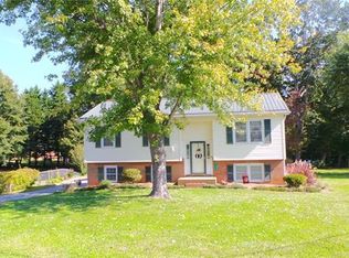 1288 Village Cir, Hickory, NC 28602