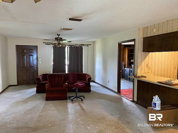2nd image of 1001 Saint Moritz Dr W