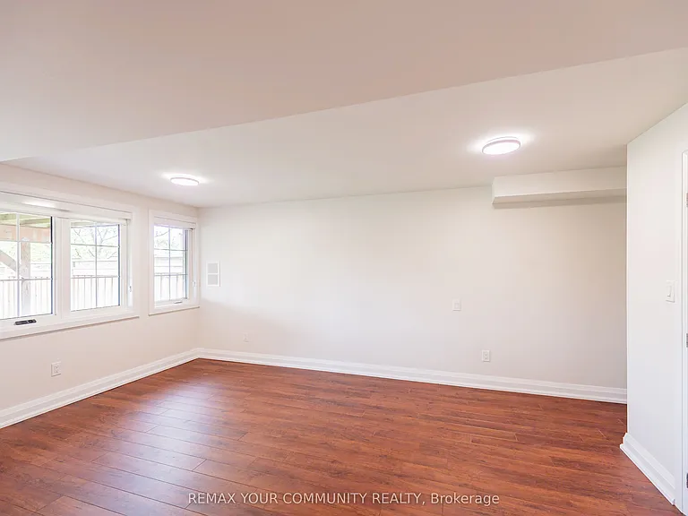 176 Aishford Rd #LOWER — Photo 13