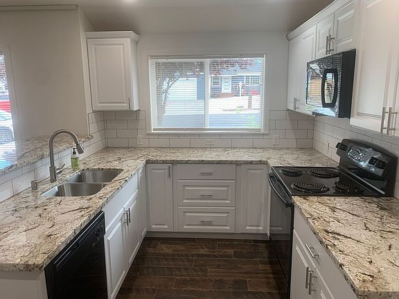 4th image of 902 Munley Dr