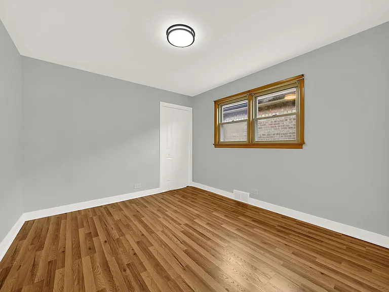 6354 S Austin Ave — Photo 7