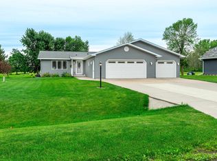 9515 Laura Ln, Winneconne, WI 54986