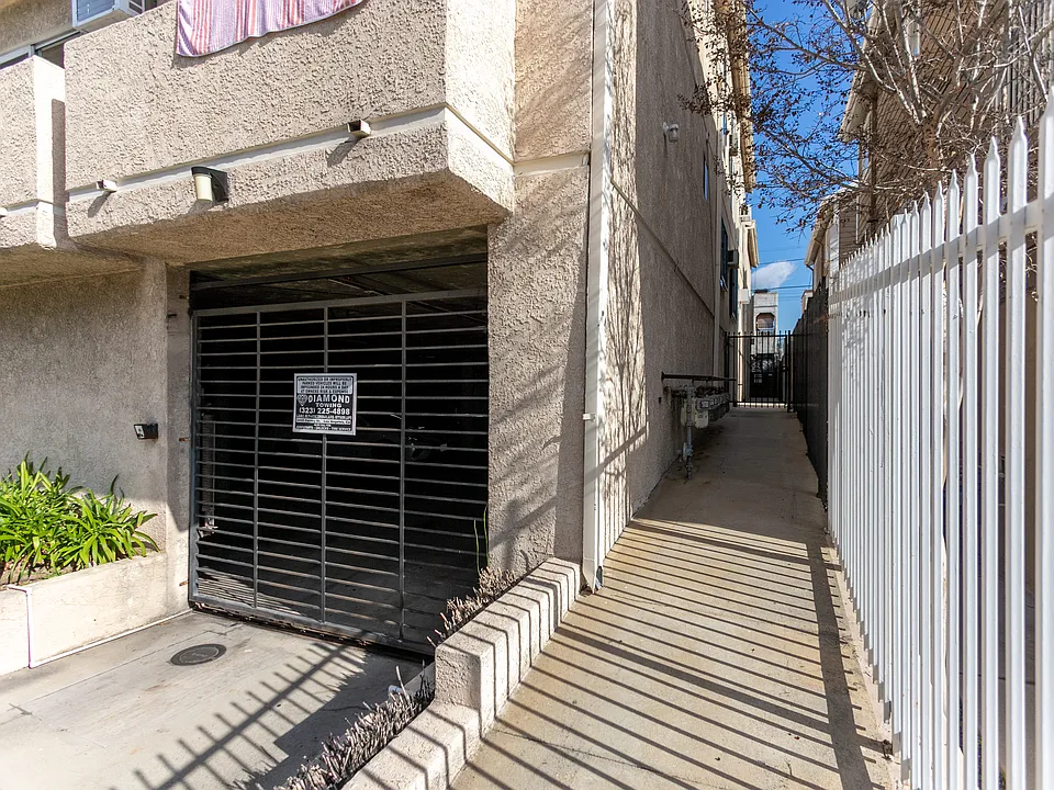 422 N Oxford Ave-4_04102024