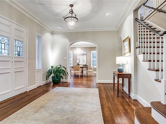 2nd image of 4224 Beverly Dr
