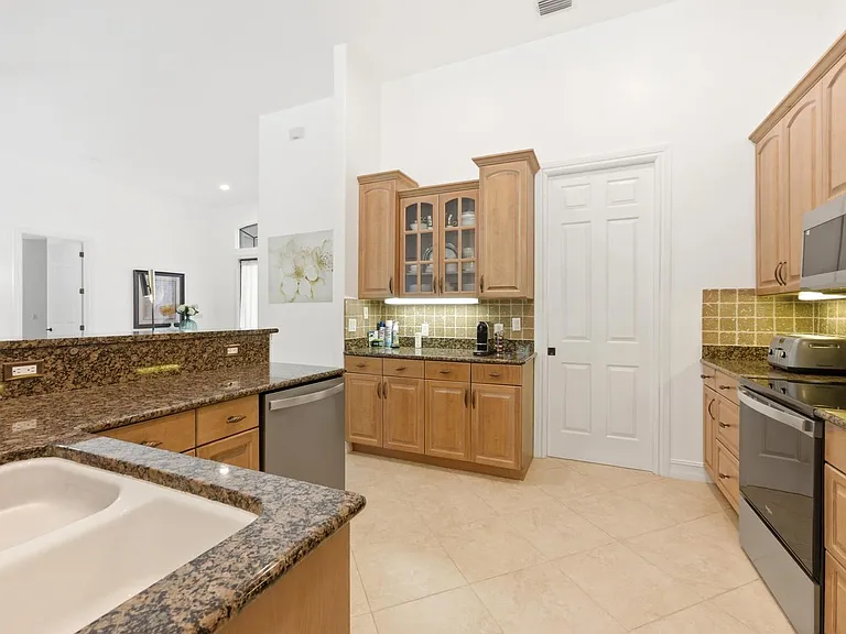18127 Royal Hammock Blvd — Photo 20