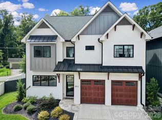 911 Laurel Creek Ln, Charlotte, NC 28211