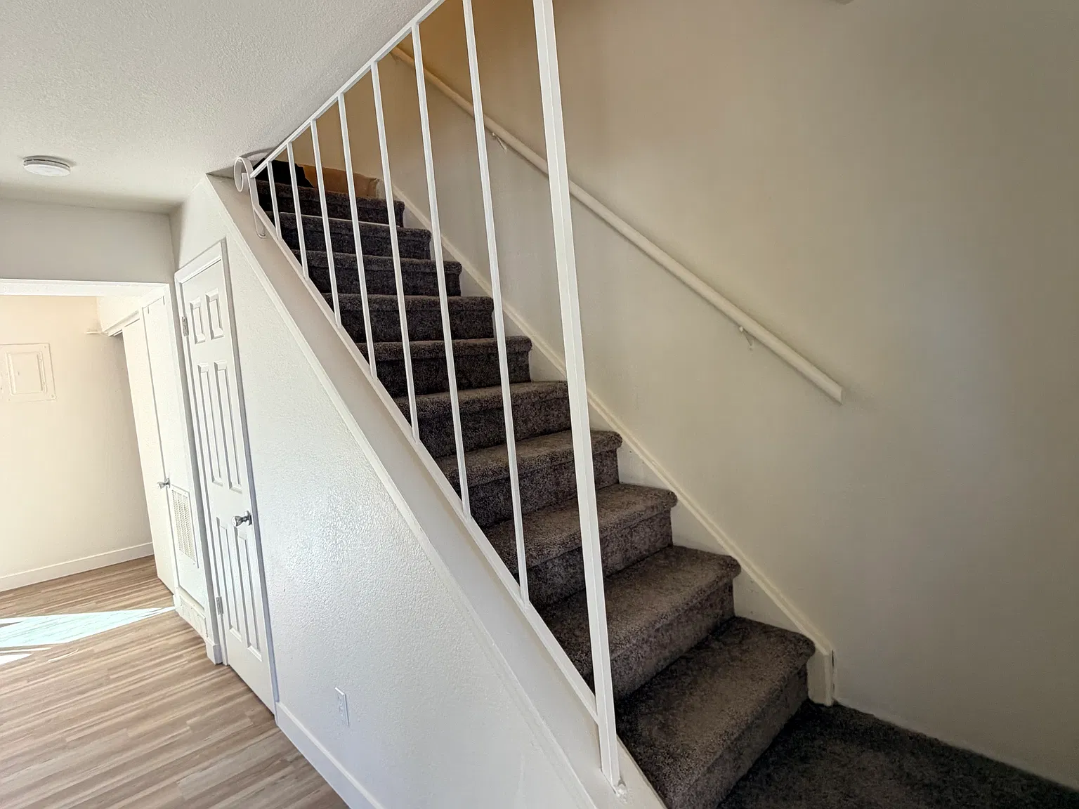 2 bed, 800 sqft, $1,900 — Photo 4
