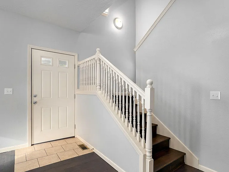 704 E Normal St — Photo 15