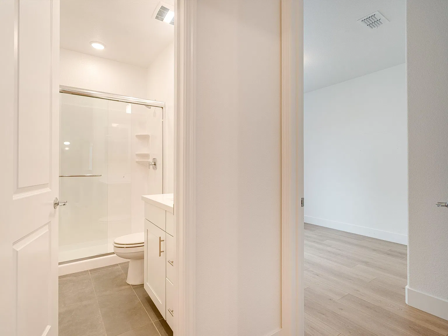 3 bed, 1472 sqft, $3,700 — Photo 3