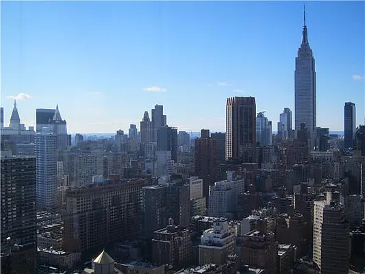 Rented by R New York | media 12