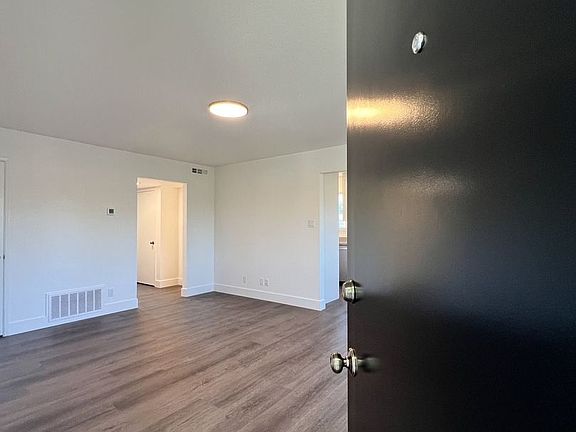 2nd image of 16-32 Avon Ave