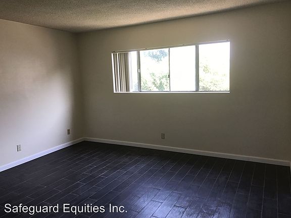 4th image of 10213 Somerset Blvd