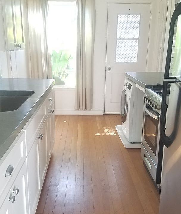 1st image of 2317 Ocean Park Blvd #B