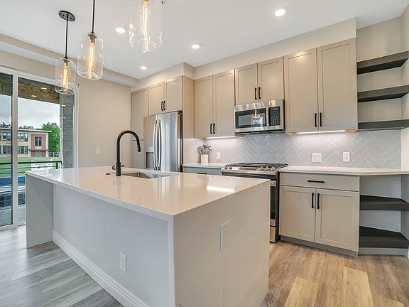 2nd image of 1745 S Pearl St #101
