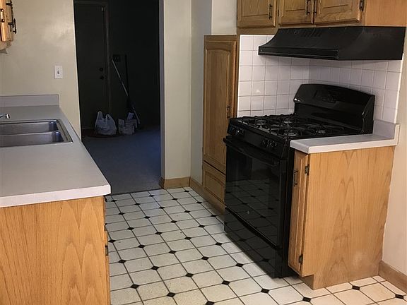 5th image of 419 Glendale Ave