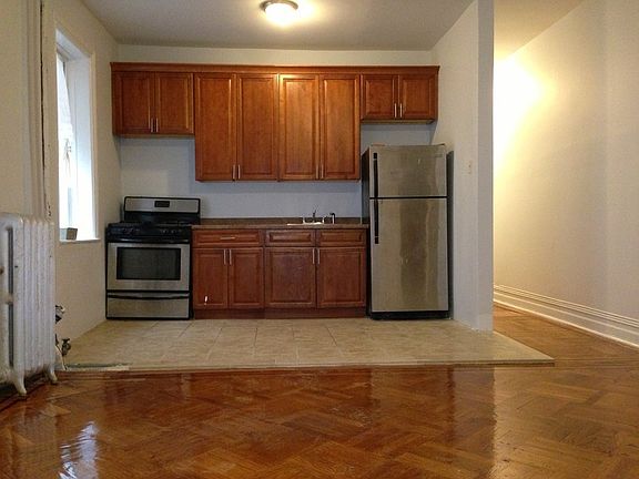 3rd image of 69 Hawthorne St #1