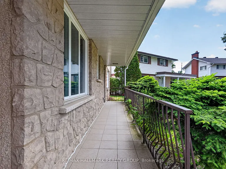 1038 Arnot Rd — Photo 2