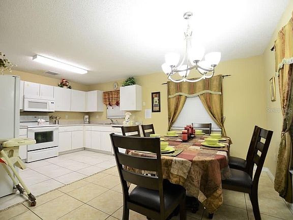 2nd image of 2507 Hamlet Ln