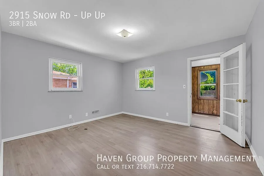 2915 Snow Rd | UP, Parma, Ohio, 44134 - Spacious 3-bed 1.5-bath multi-family home! — Photo 3