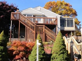 87 Hillcrest Rd, Bridgeport, CT 06606