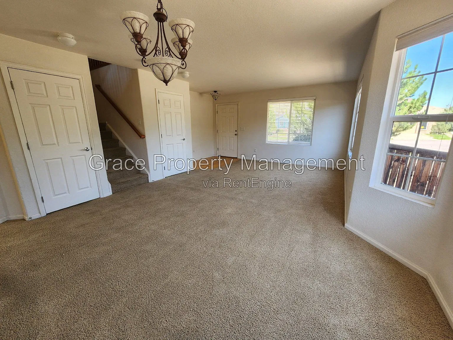 4 bed, 2.5 bath, 2448 sqft, $3,000 — Photo 3