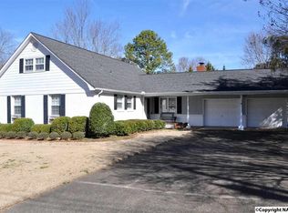 627 Hemlock Dr SE, Huntsville, AL 35803