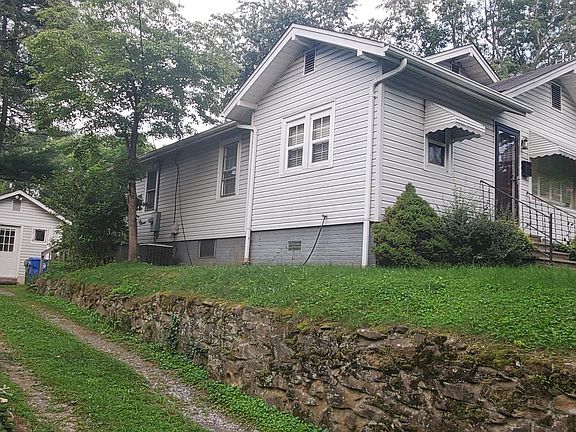 House and garage apartment