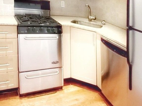 3rd image of 401 W 56th St APT 6G