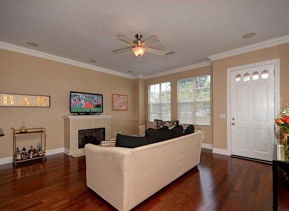 4th image of 2406 Victoria Gardens Ln