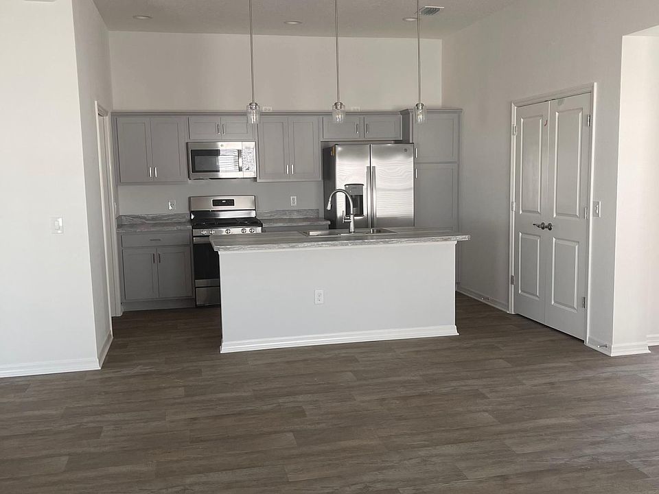 1st image of 3032 Brodeaur Ave