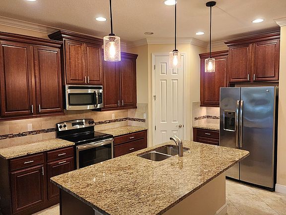 3rd image of 9715 SW Royal Poinciana Dr