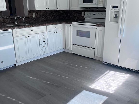 3rd image of 4302 Martinique Circle #M3