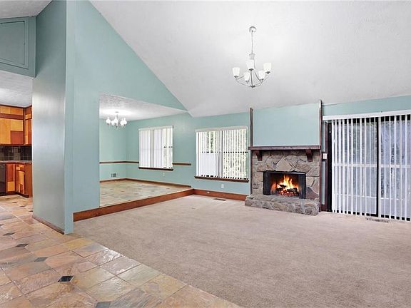 4th image of 3244 Harbor Woods Rd