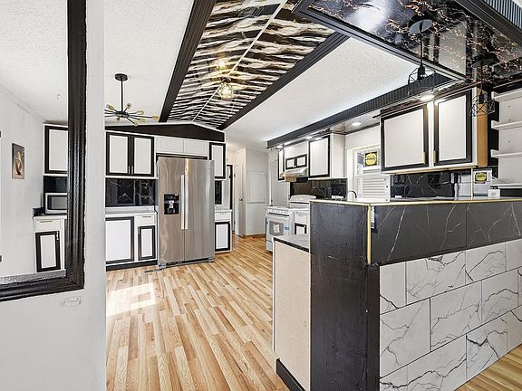 5th image of 4412 E Mulberry St #294