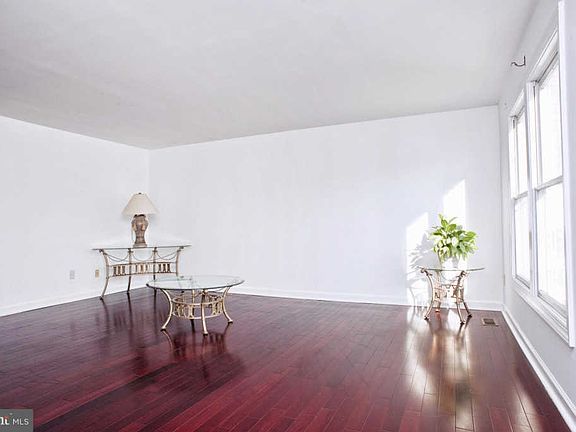 4th image of 2250 Canteen Cir
