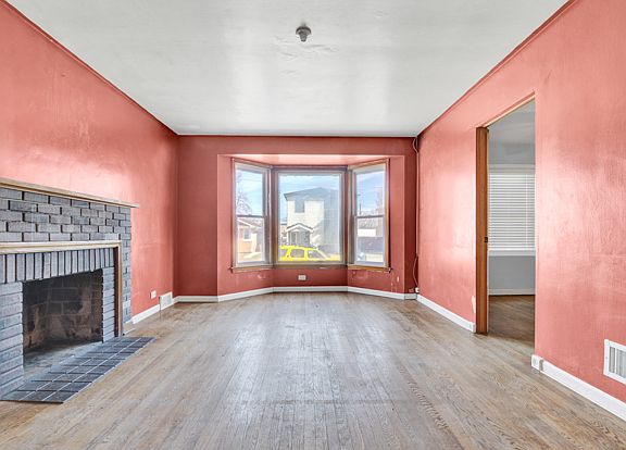 3rd image of 4106 Prairie Ave