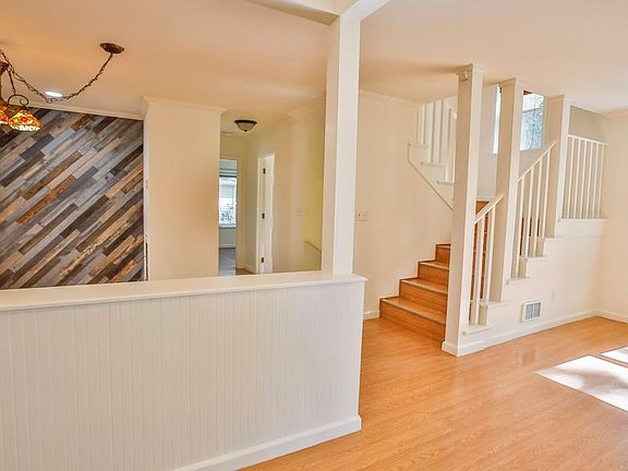 4th image of 1101 NE Moore Pl