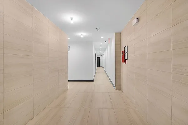 Rented by REZI | media 30