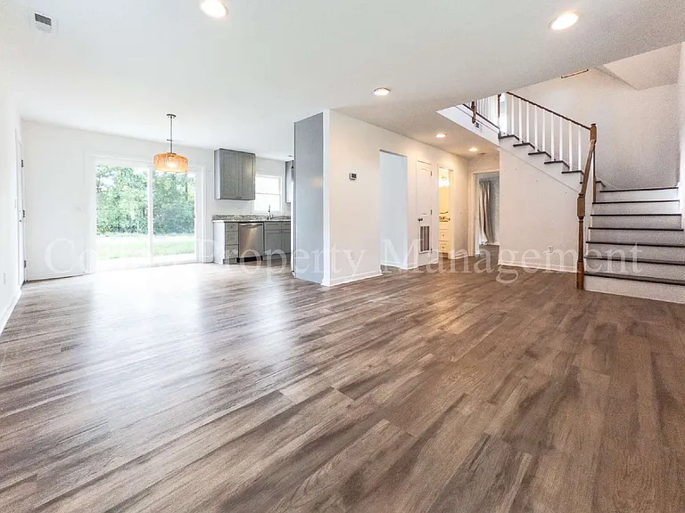 824 Haymarket Ln — Photo 7