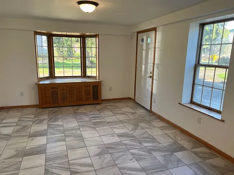 1425 N Line St — Photo 12
