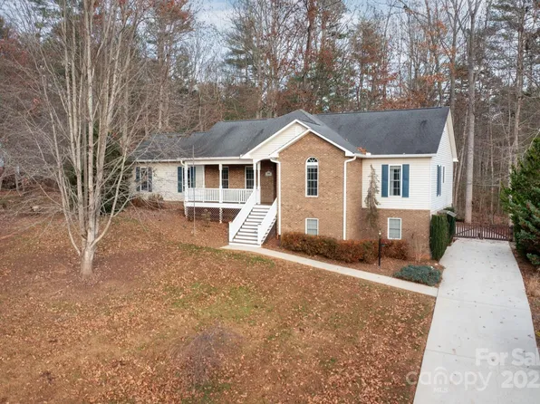 590 Brook Knoll Cir, Weaverville, NC 28787