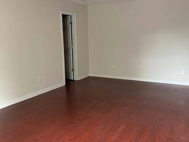 208 Milford Dr — Photo 12