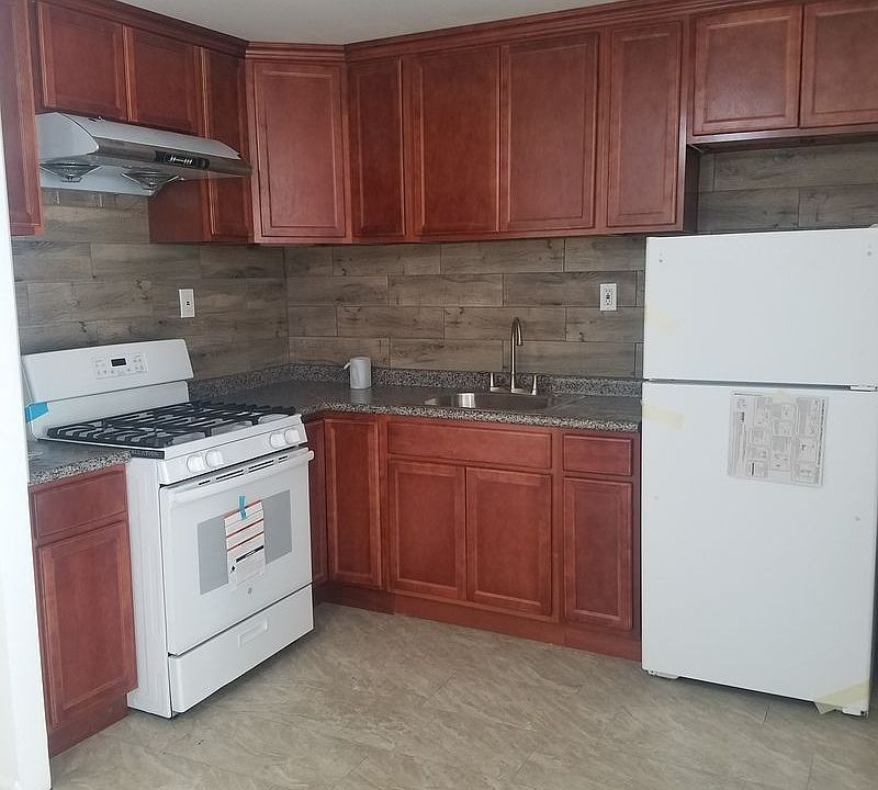 1st image of 117 28th Ave #2L
