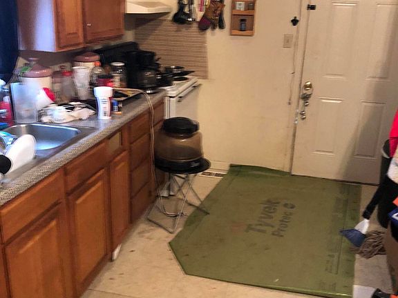 4th image of 1315 Brookside Ave